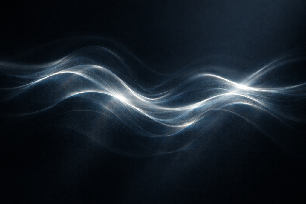 [dark] Mission/værdier: abstrakt, symbolsk billede af bølgeformer/lysrefleksioner, der associerer til lyd og kreativitet — god som baggrund.